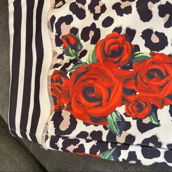 Fashion Nova Leopard and Rose Leggings Size Medium w/ Stretch - Picture 5 of 6